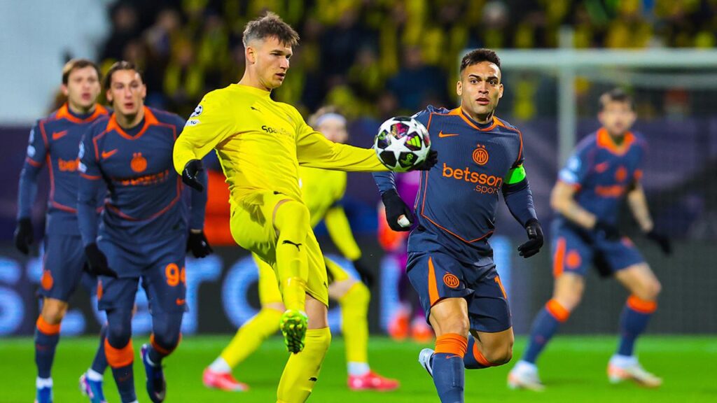 036817400 1771449555 fredrik sjovold bodo glimt lautaro martinez inter milan berebut bola liga champions