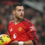 Diogo Dalot Buka Suara tentang Fans MU yang Viral karena Tidak Potong Rambut