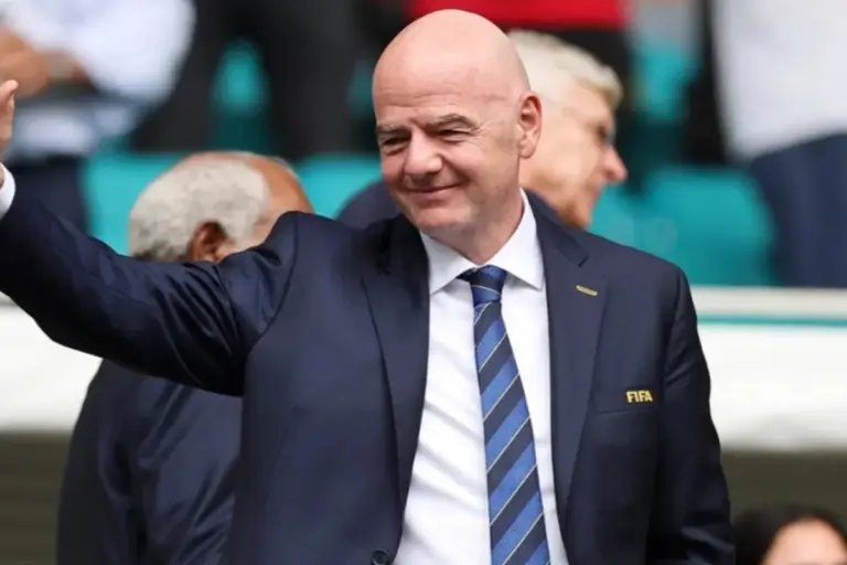gaji gianni infantino